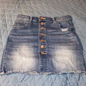 Distressed mini skirt